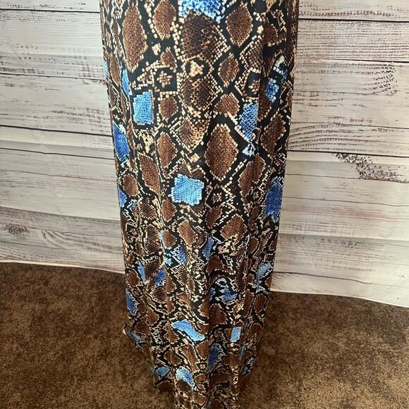 SEVENGATE- WOMEN’S PYTHON PRINT SPAGHETTI STRAP MAXI DRESS - Picture 5 of 8